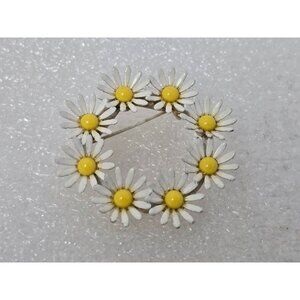 Vintage Weiss Daisy Flower Wreath Brooch Gold Tone Enamel Floral Pin Signed